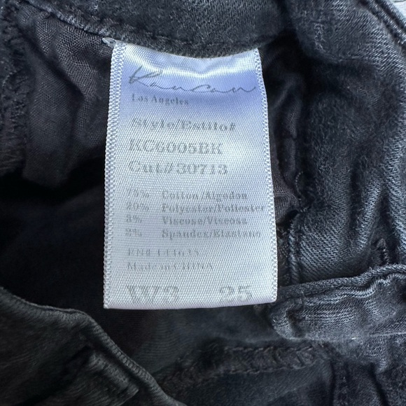 Juniors Kancan Black Distressed Cuffed Denim Shorts Size 24 2.5” Inseam - Picture 4 of 5